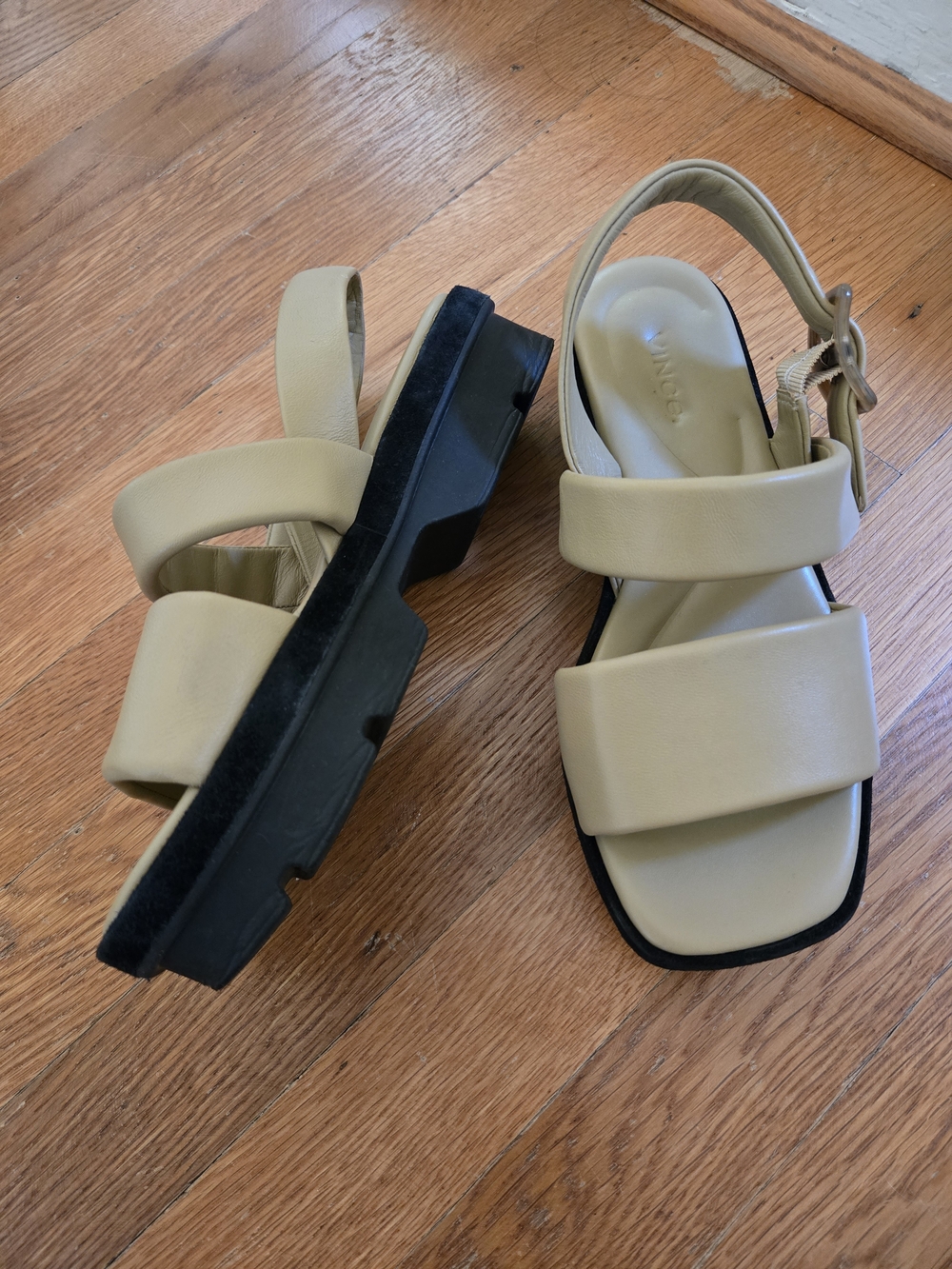 GUC Vince Bowie Lug Sole Sandals Tan 7 - Picture 2 of 5
